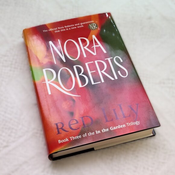 Nora Roberts Garden Trilogy Hardback - Picture 14 of 14